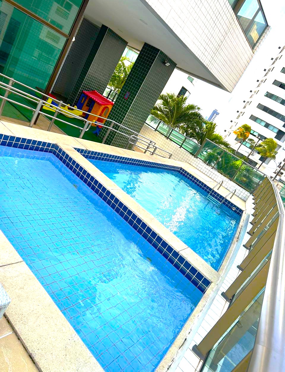 Apartamento À Venda 103m² próximo ao mar em Boa Viagem