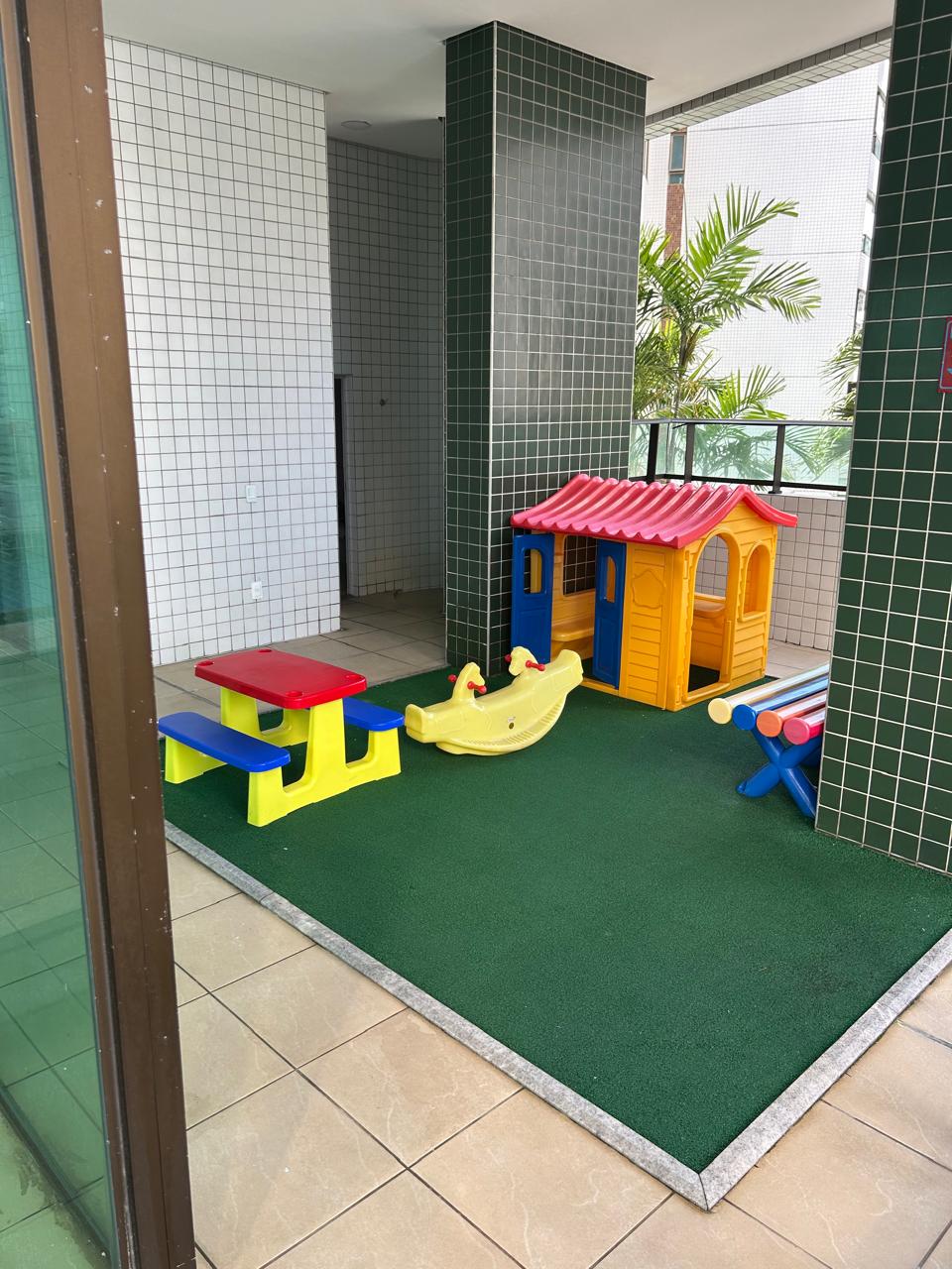 Apartamento À Venda 103m² próximo ao mar em Boa Viagem