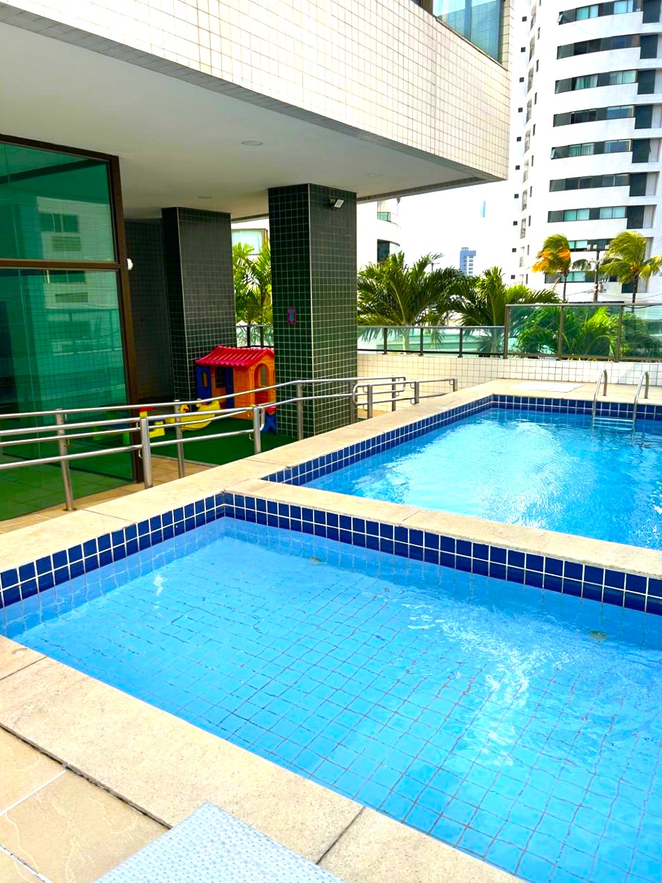 Apartamento À Venda 103m² próximo ao mar em Boa Viagem