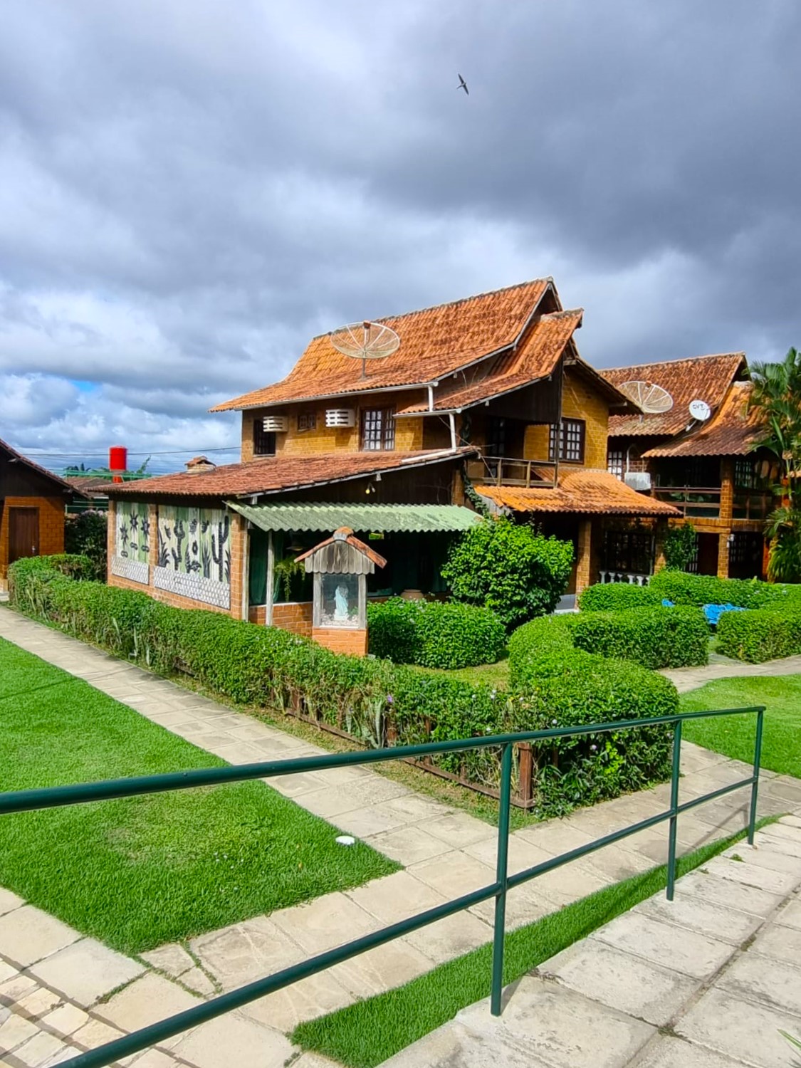 Casa  à Venda em Condomínio em Gravatá/PE - 200 m² - 5 Quartos