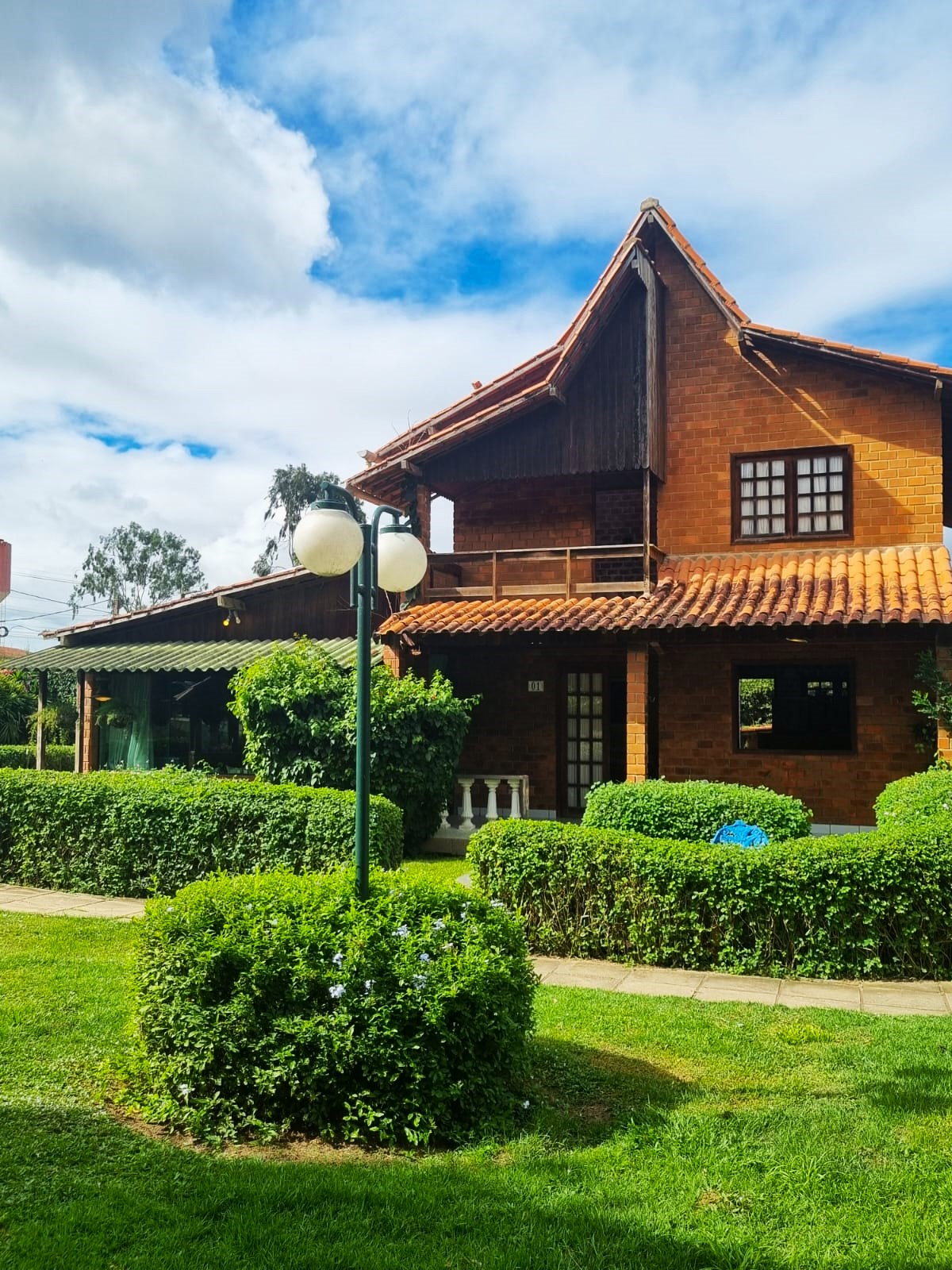 Casa  à Venda em Condomínio em Gravatá/PE - 200 m² - 5 Quartos