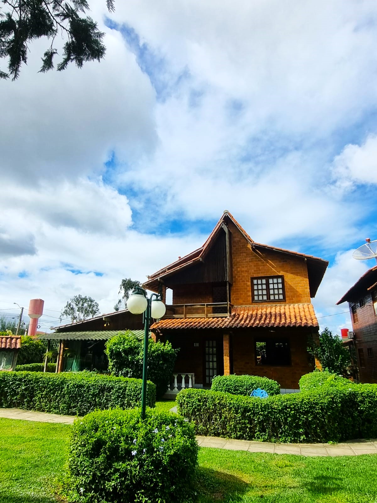 Casa  à Venda em Condomínio em Gravatá/PE - 200 m² - 5 Quartos