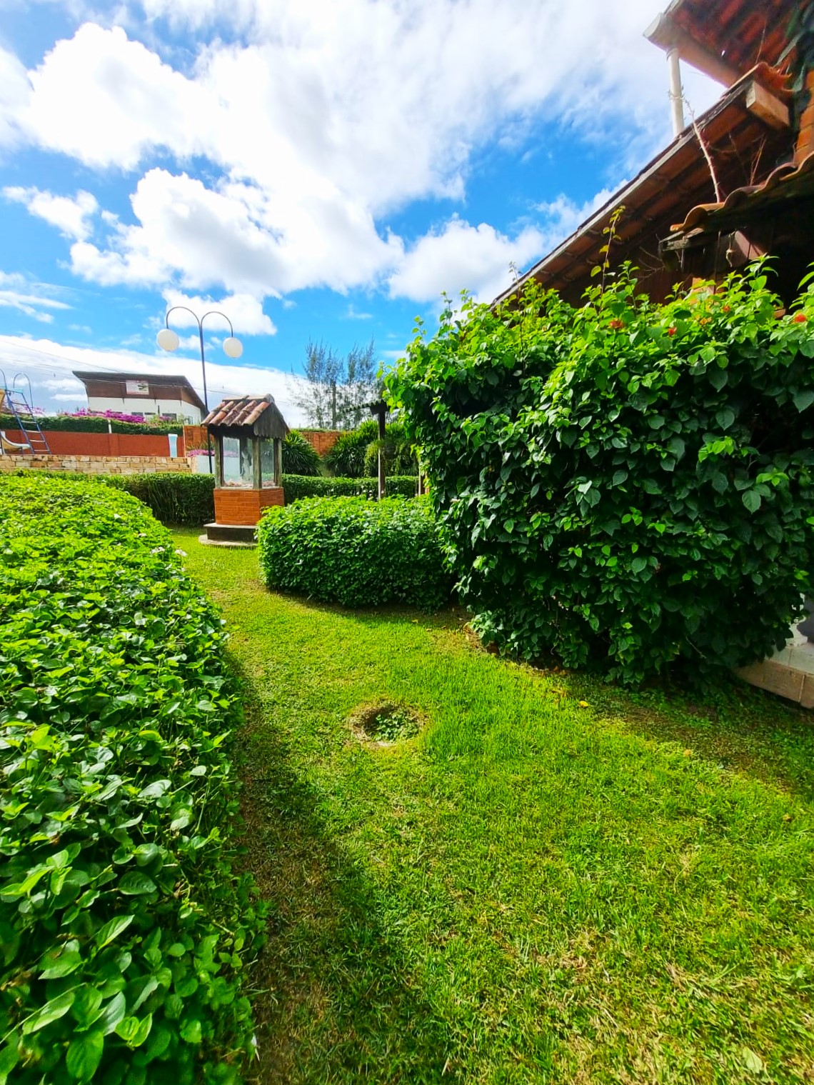 Casa  à Venda em Condomínio em Gravatá/PE - 200 m² - 5 Quartos