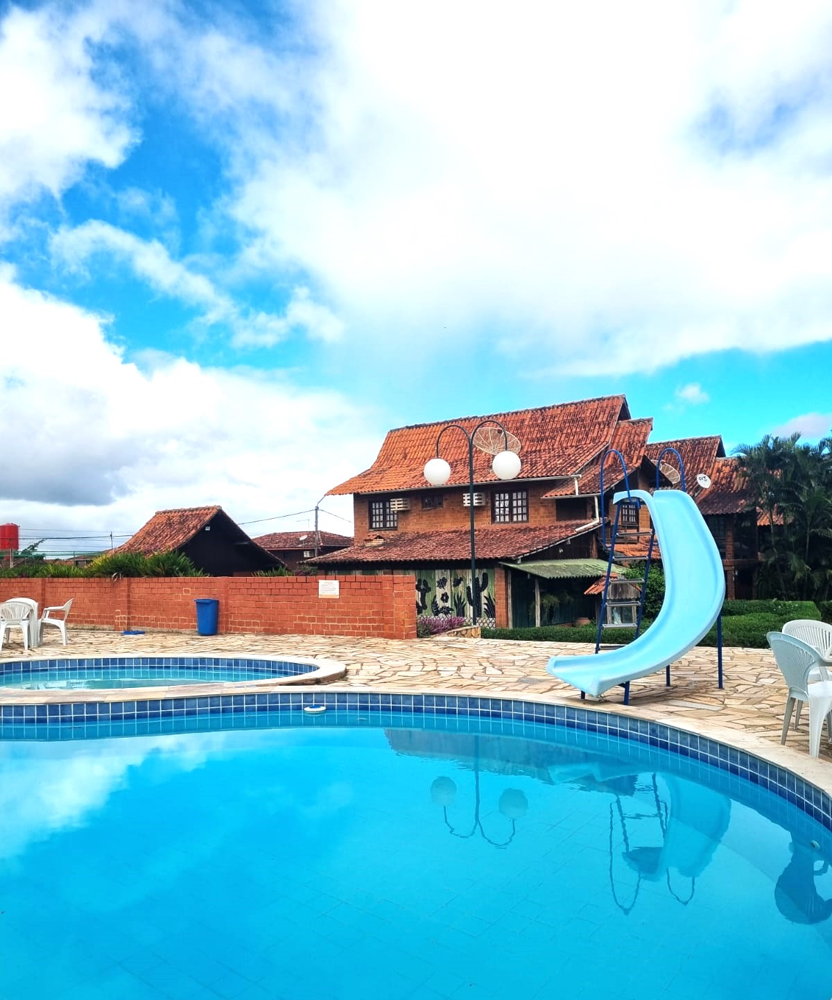 Casa  à Venda em Condomínio em Gravatá/PE - 200 m² - 5 Quartos