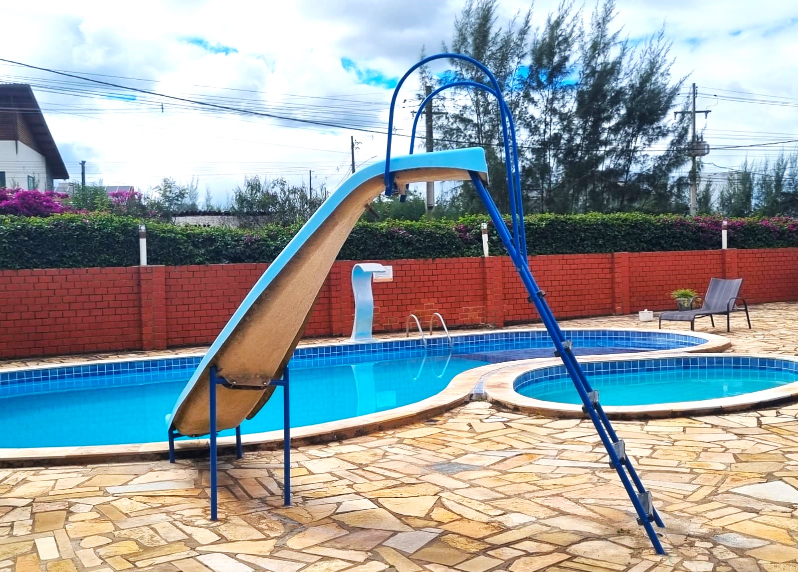 Casa  à Venda em Condomínio em Gravatá/PE - 200 m² - 5 Quartos