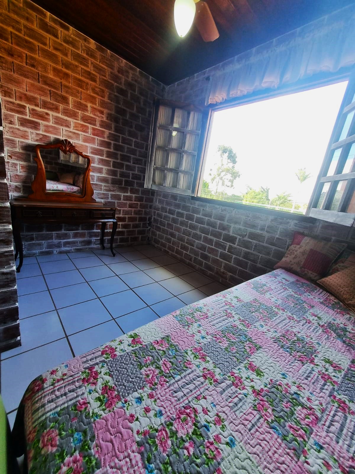 Casa  à Venda em Condomínio em Gravatá/PE - 200 m² - 5 Quartos