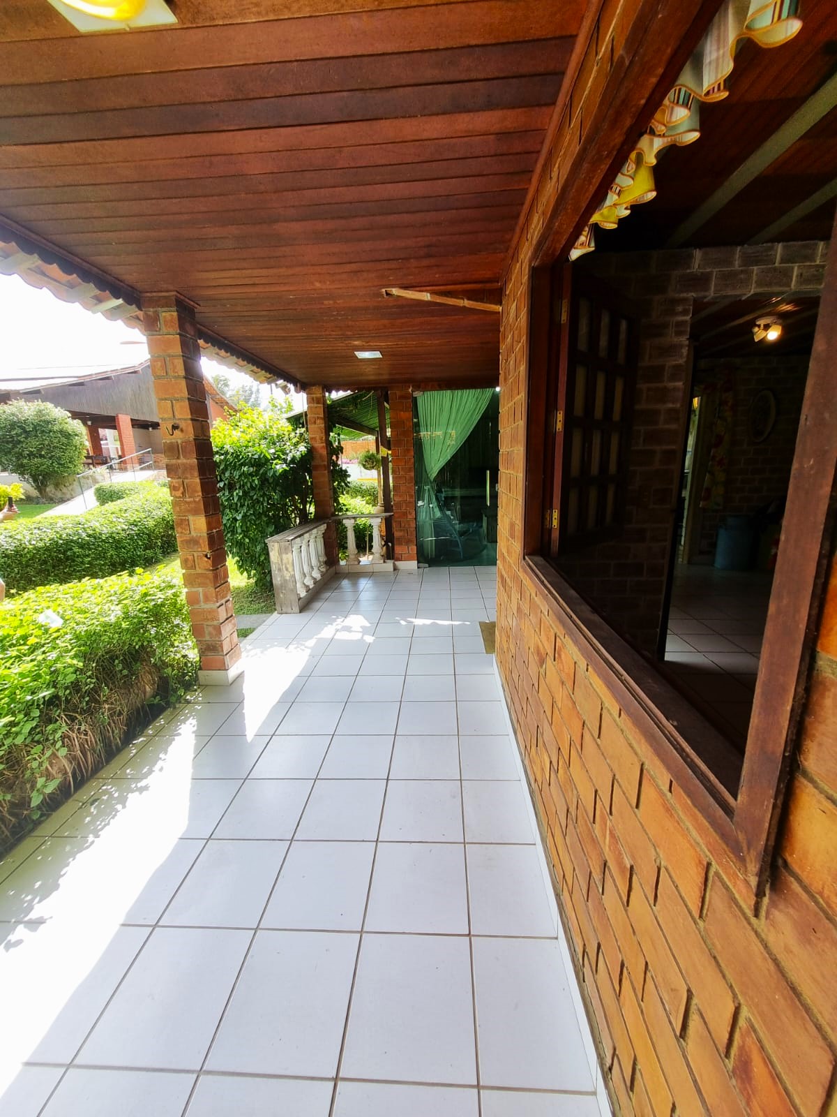 Casa  à Venda em Condomínio em Gravatá/PE - 200 m² - 5 Quartos