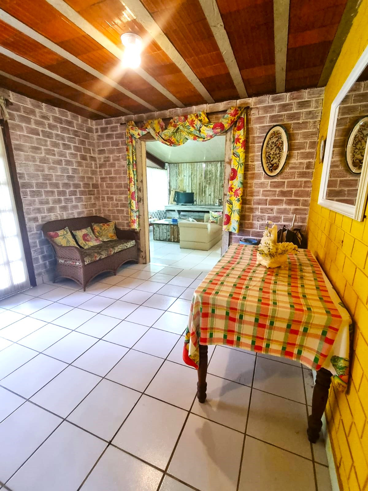Casa  à Venda em Condomínio em Gravatá/PE - 200 m² - 5 Quartos