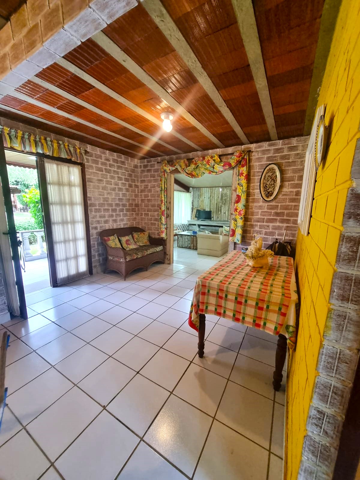 Casa  à Venda em Condomínio em Gravatá/PE - 200 m² - 5 Quartos