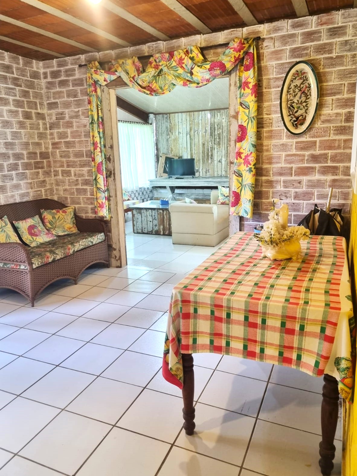 Casa  à Venda em Condomínio em Gravatá/PE - 200 m² - 5 Quartos