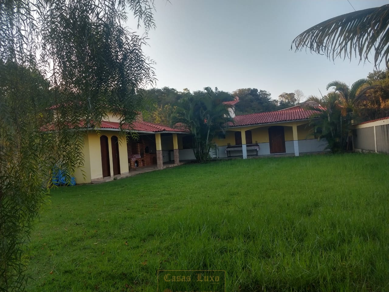 Casa à venda Jaconé - RJ. Com 2 qtos. varandão, 120m² construído. Terreno 400,00m²