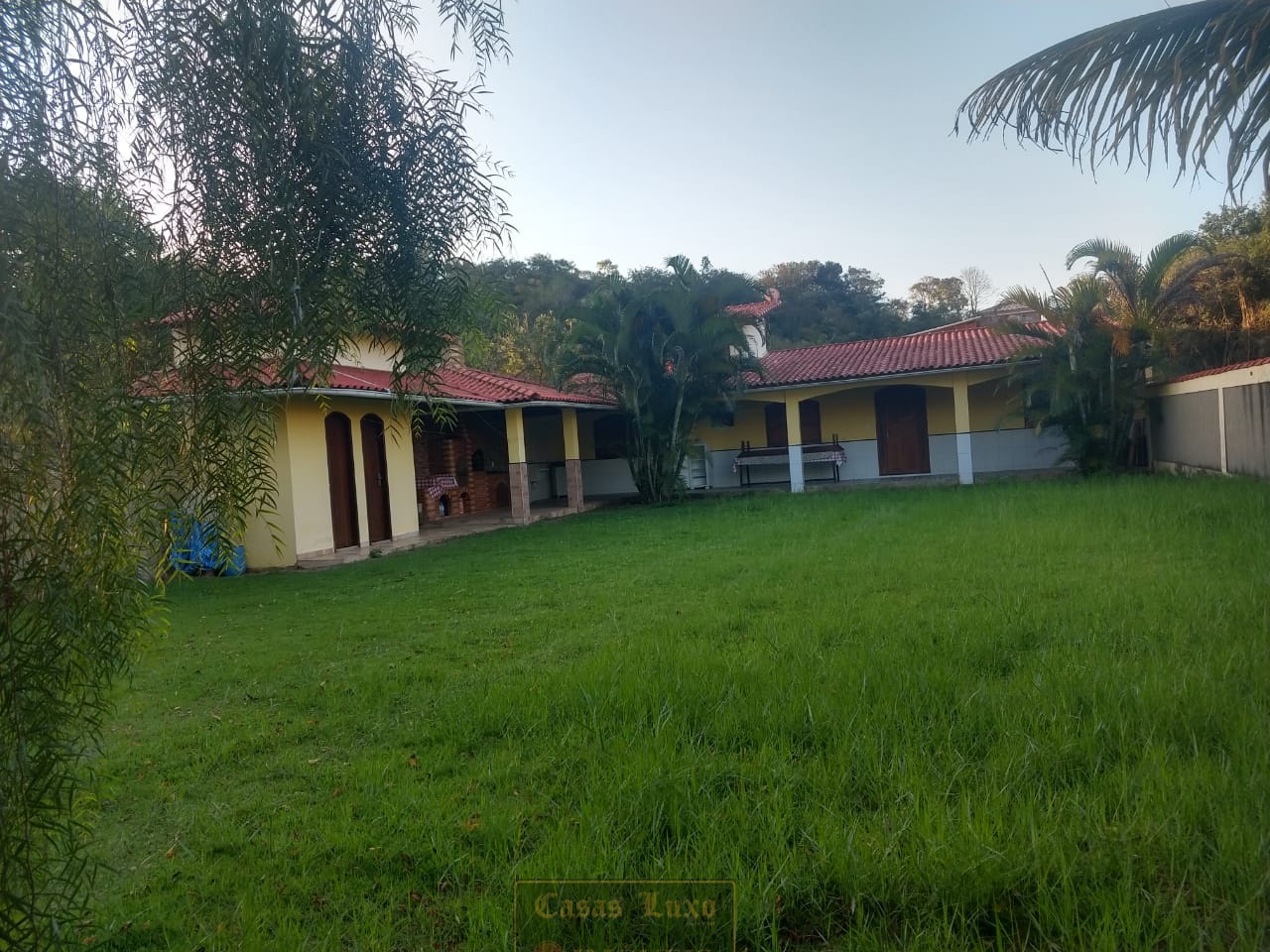 Casa à venda Jaconé - RJ. Com 2 qtos. varandão, 120m² construído. Terreno 400,00m²