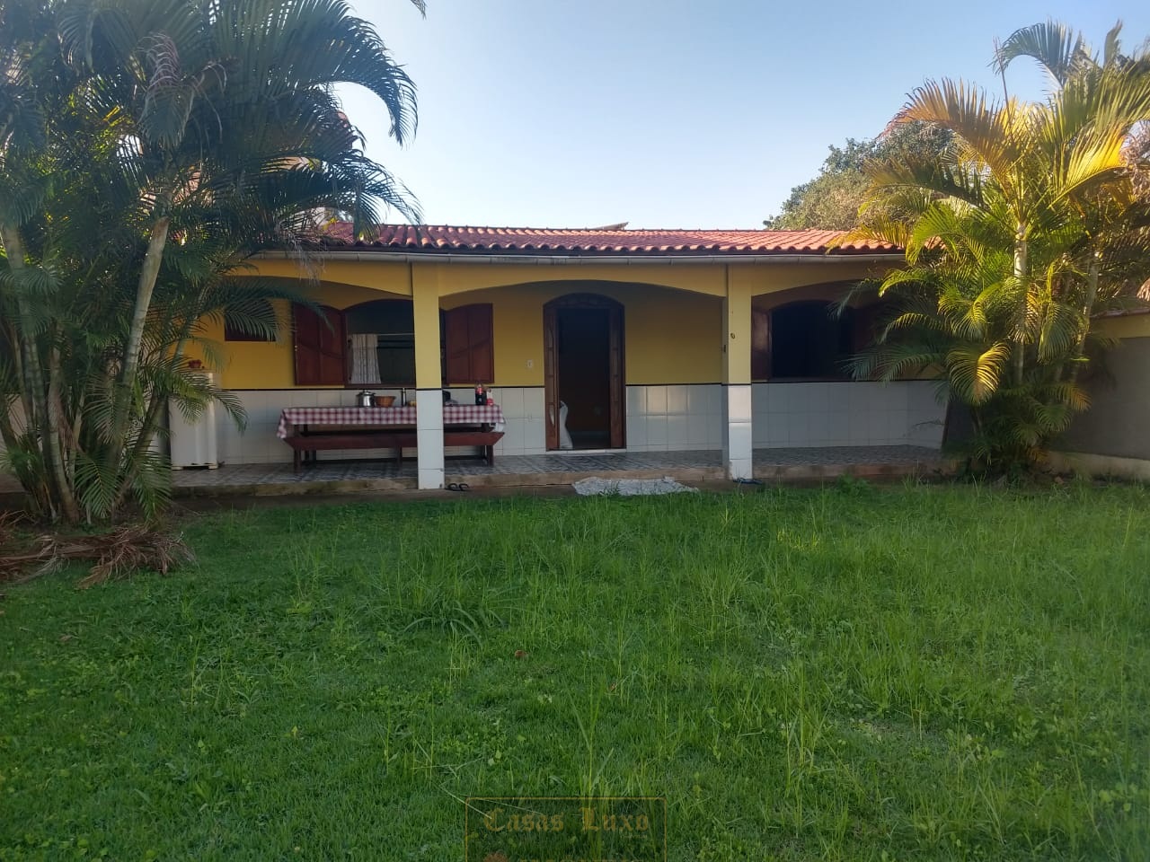 Casa à venda Jaconé - RJ. Com 2 qtos. varandão, 120m² construído. Terreno 400,00m²