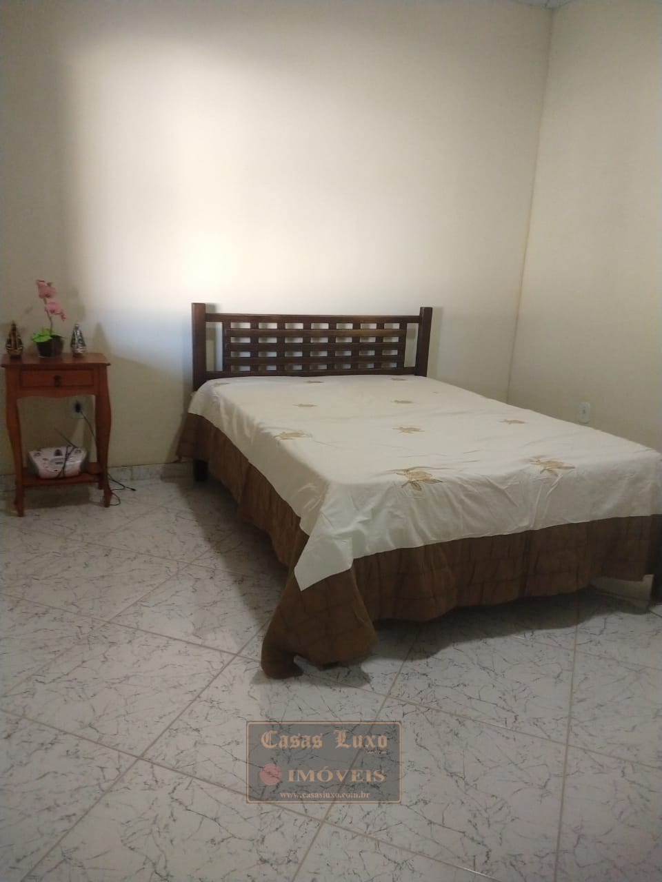 Casa à venda Jaconé - RJ. Com 2 qtos. varandão, 120m² construído. Terreno 400,00m²