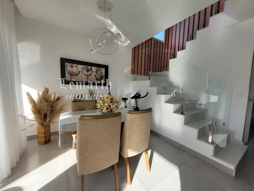 Casa Luxo em Vargem Pq. Condomínio Fechado. 3 Quartos e 4 banheiros, 2 vagas. 225 m²   R$ 1.290.000