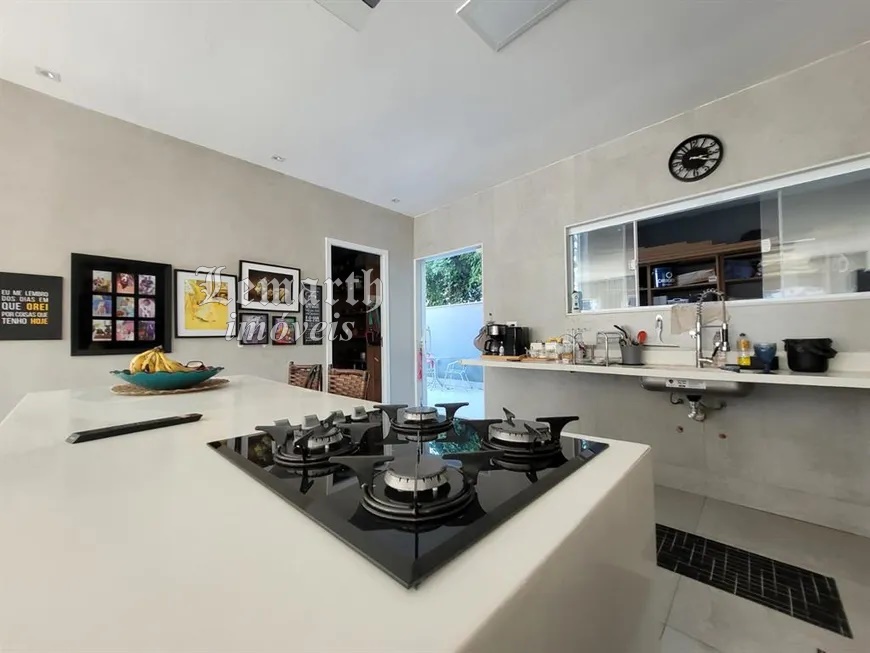 Casa Luxo em Vargem Pq. Condomínio Fechado. 3 Quartos e 4 banheiros, 2 vagas. 225 m²   R$ 1.290.000