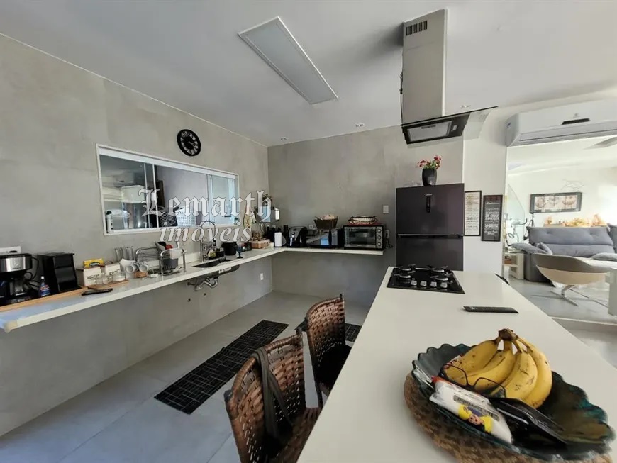 Casa Luxo em Vargem Pq. Condomínio Fechado. 3 Quartos e 4 banheiros, 2 vagas. 225 m²   R$ 1.290.000