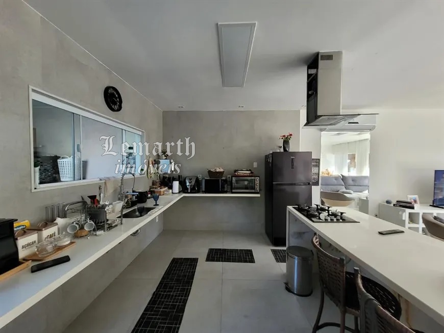 Casa Luxo em Vargem Pq. Condomínio Fechado. 3 Quartos e 4 banheiros, 2 vagas. 225 m²   R$ 1.290.000