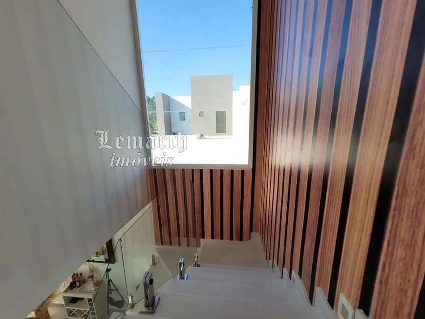 Casa Luxo em Vargem Pq. Condomínio Fechado. 3 Quartos e 4 banheiros, 2 vagas. 225 m²   R$ 1.290.000