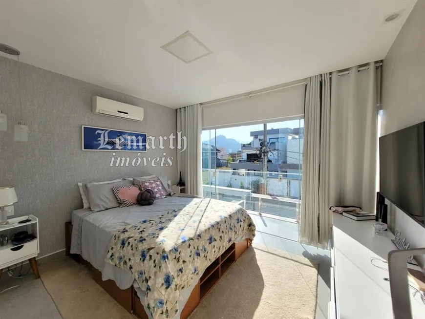 Casa Luxo em Vargem Pq. Condomínio Fechado. 3 Quartos e 4 banheiros, 2 vagas. 225 m²   R$ 1.290.000