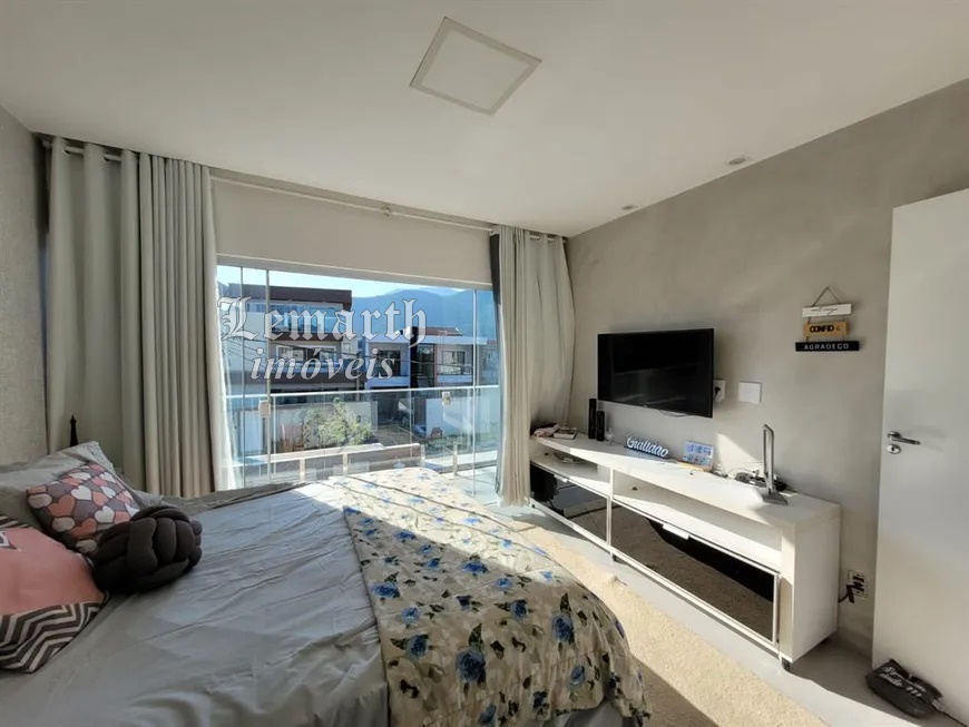 Casa Luxo em Vargem Pq. Condomínio Fechado. 3 Quartos e 4 banheiros, 2 vagas. 225 m²   R$ 1.290.000