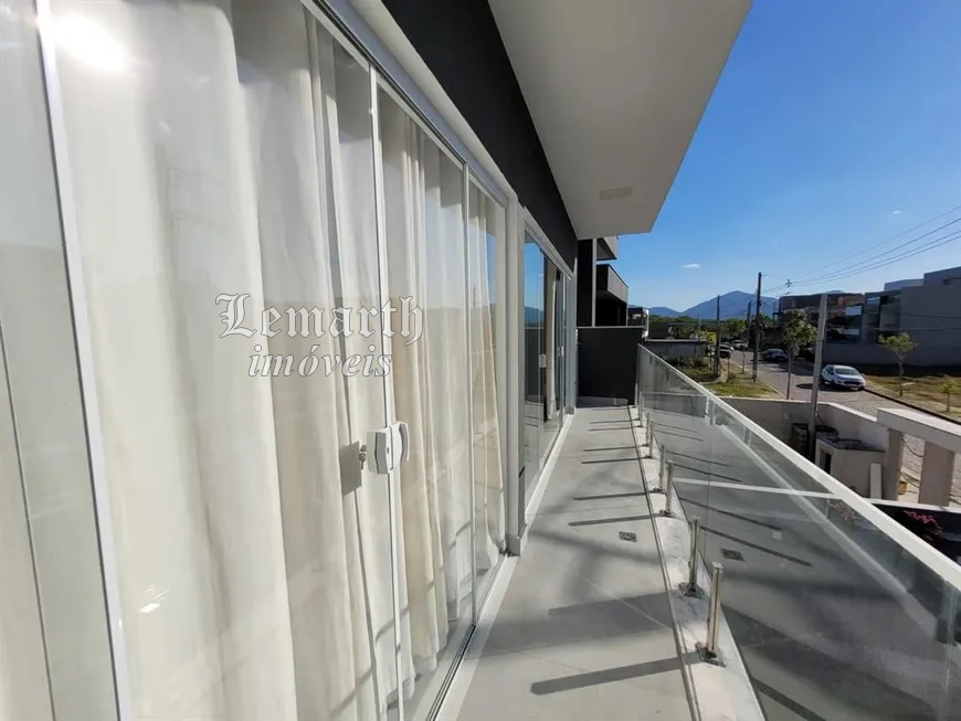 Casa Luxo em Vargem Pq. Condomínio Fechado. 3 Quartos e 4 banheiros, 2 vagas. 225 m²   R$ 1.290.000