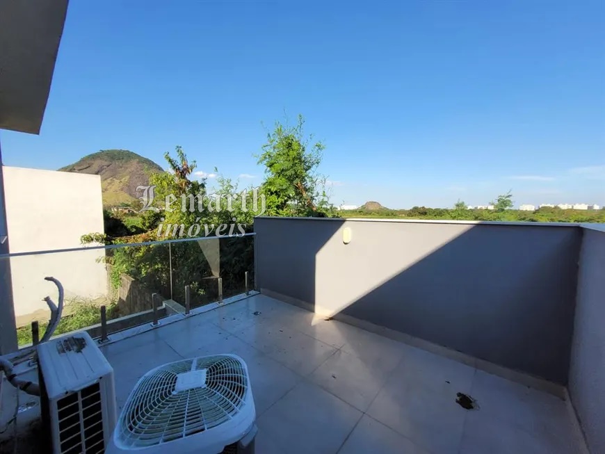 Casa Luxo em Vargem Pq. Condomínio Fechado. 3 Quartos e 4 banheiros, 2 vagas. 225 m²   R$ 1.290.000