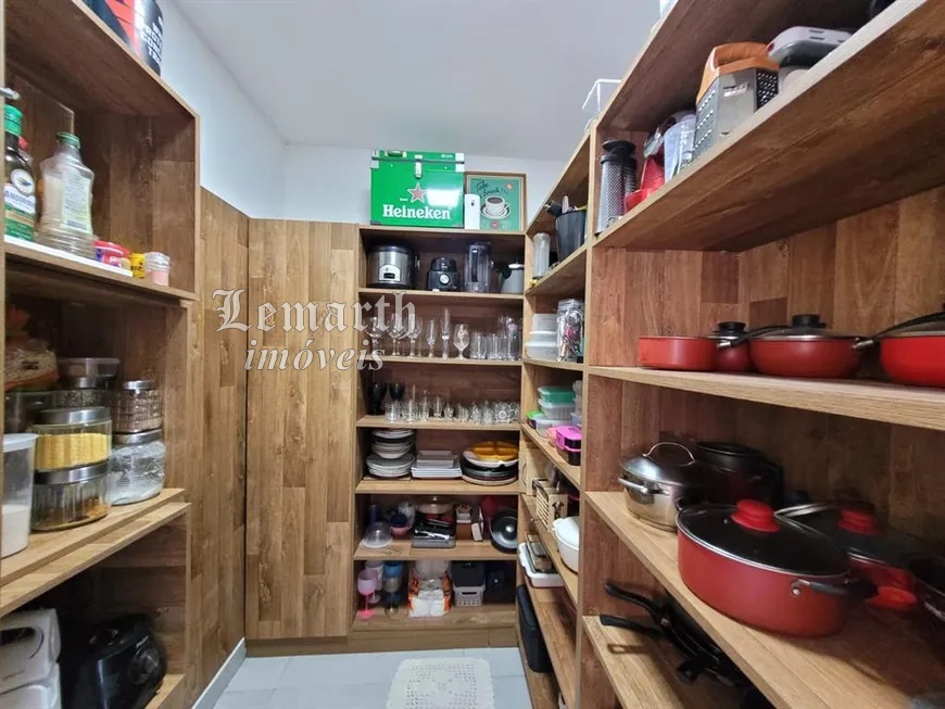 Casa Luxo em Vargem Pq. Condomínio Fechado. 3 Quartos e 4 banheiros, 2 vagas. 225 m²   R$ 1.290.000