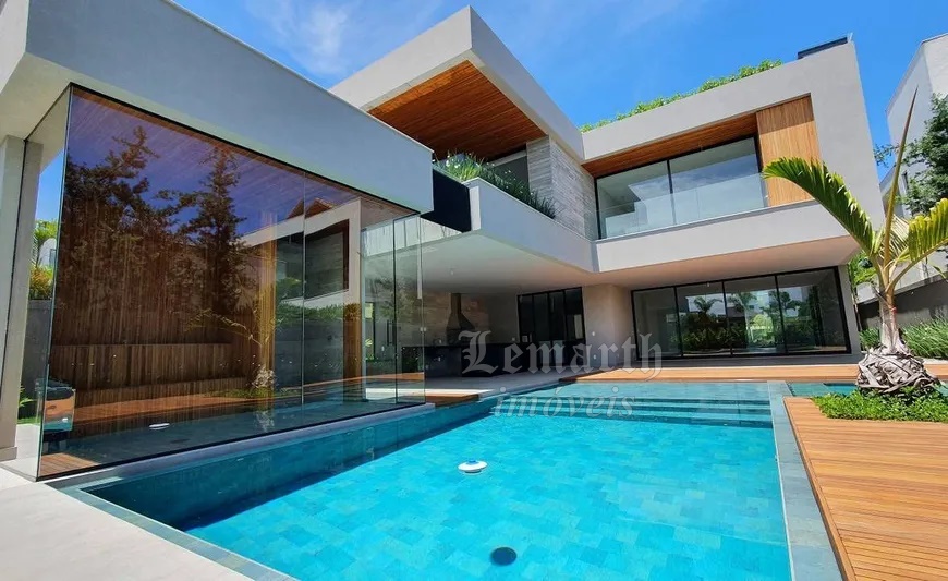 Casa venda na Barra - Alphaville - Com 5 Quartos e 9 banheiros, 852,00m² por R$ 7.900.000 
