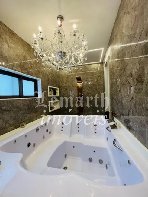 Casa na Barra em Alphaville, 5 suítes, 9 banheiros, 6 vagas, 1.260,00M²