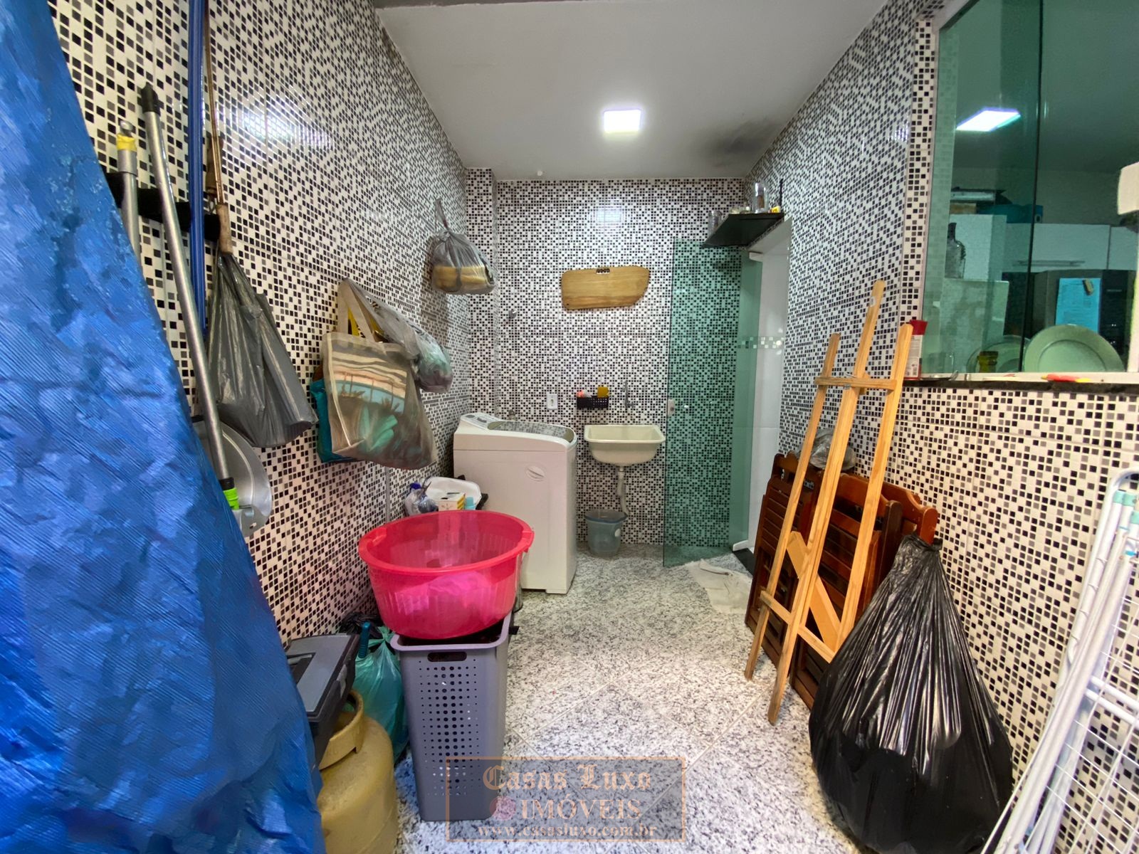 Casa de vila na Taquara - JPA. 2 Suítes, 3 banheiros, varanda e garagem. Documentação OK!