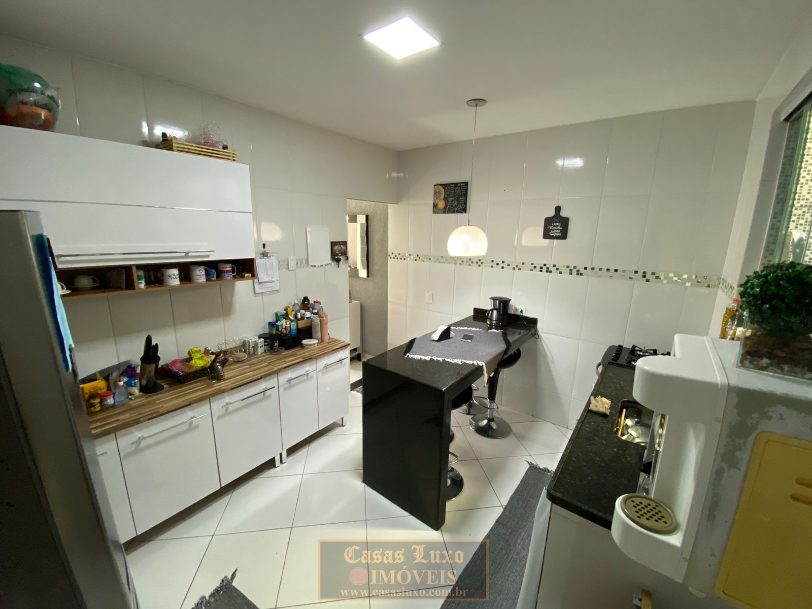 Casa de vila na Taquara - JPA. 2 Suítes, 3 banheiros, varanda e garagem. Documentação OK!
