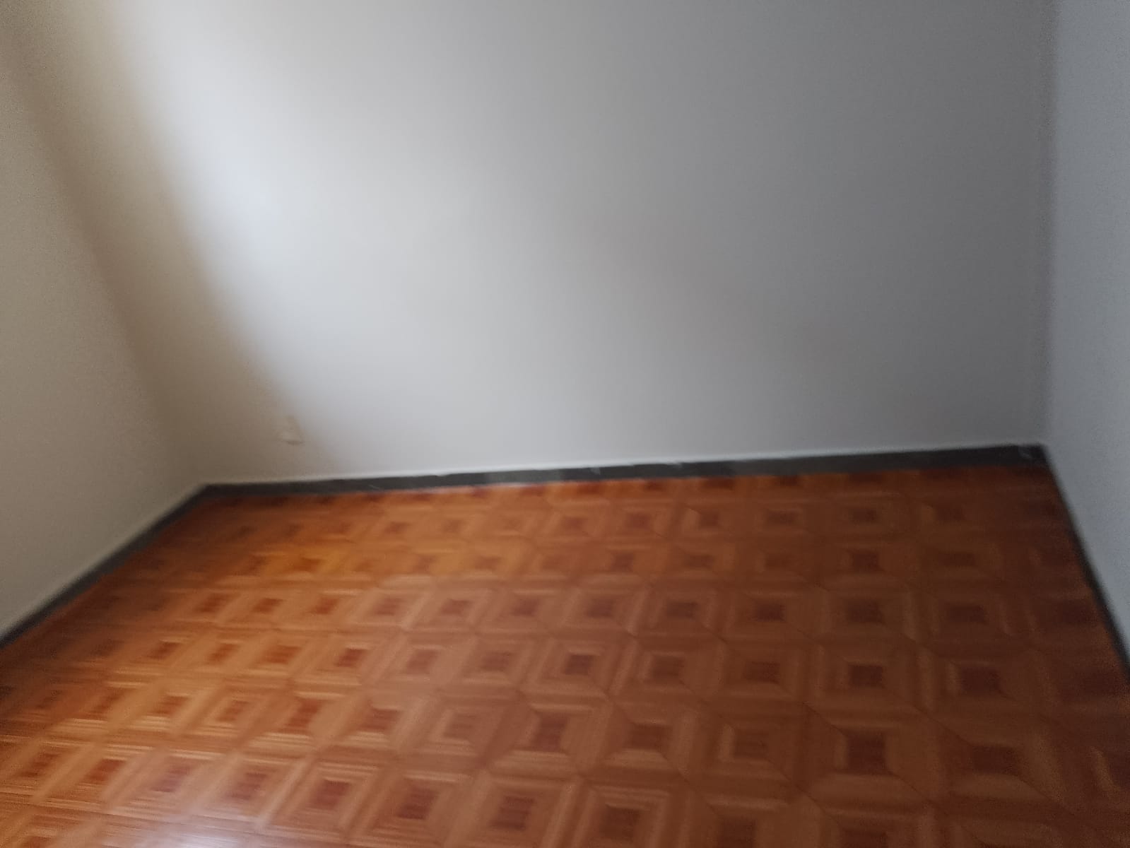 VENDO APARTAMENTO 02 QTOS. COM VAGA, NO CONDOMÍNIO RESIDENCIAL AMETISTA. EM JESUÍTAS. 
