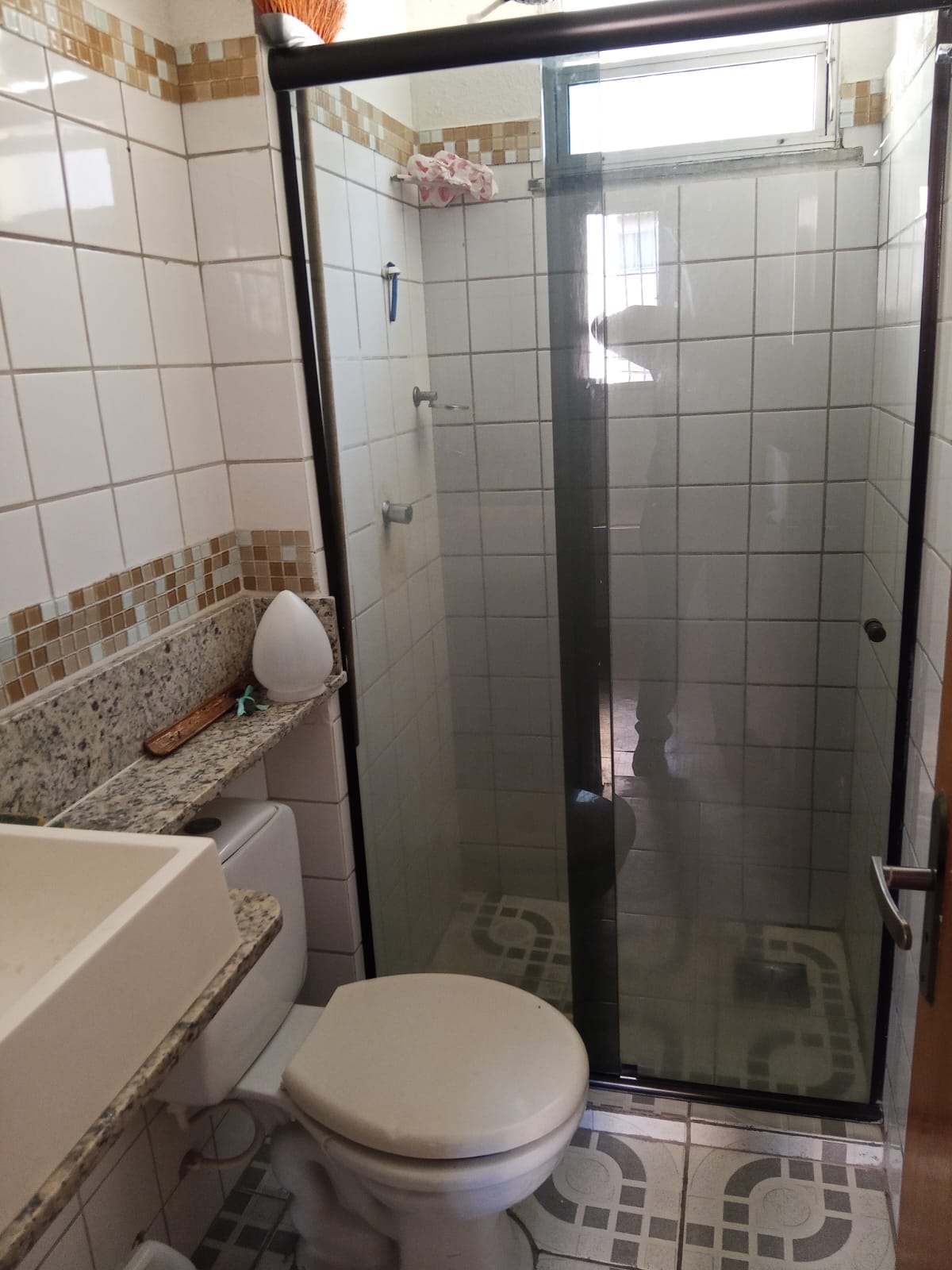VENDO APARTAMENTO 02 QTOS. COM VAGA, NO CONDOMÍNIO RESIDENCIAL AMETISTA. EM JESUÍTAS. 