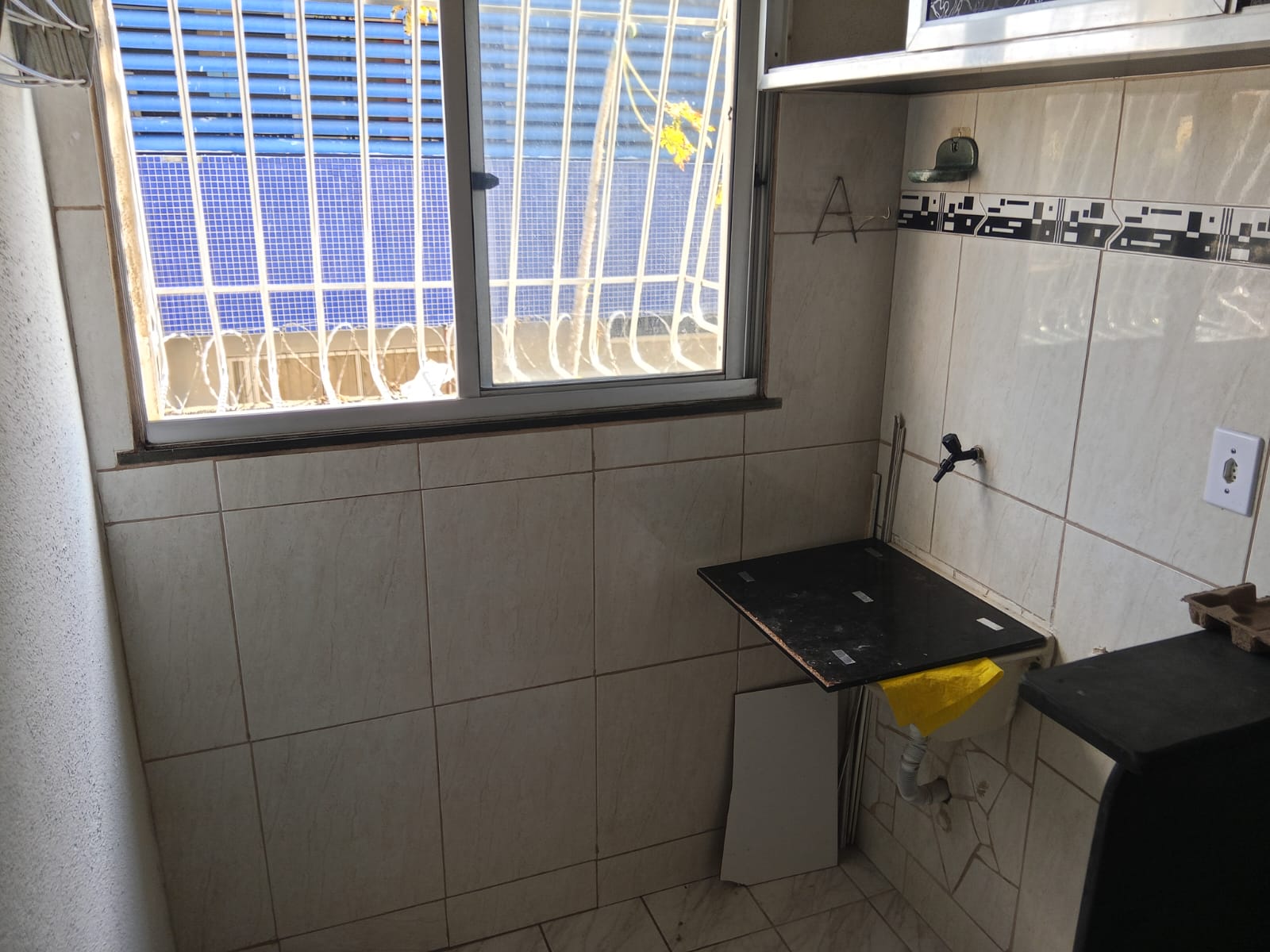 VENDO APARTAMENTO 02 QTOS. COM VAGA, NO CONDOMÍNIO RESIDENCIAL AMETISTA. EM JESUÍTAS. 