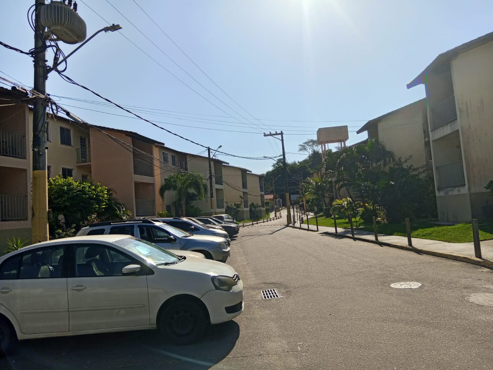 VENDO APARTAMENTO 02 QTOS. COM VAGA, NO CONDOMÍNIO RESIDENCIAL AMETISTA. EM JESUÍTAS. 