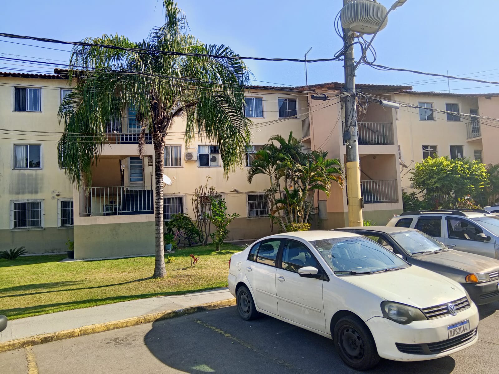 VENDO APARTAMENTO 02 QTOS. COM VAGA, NO CONDOMÍNIO RESIDENCIAL AMETISTA. EM JESUÍTAS. 