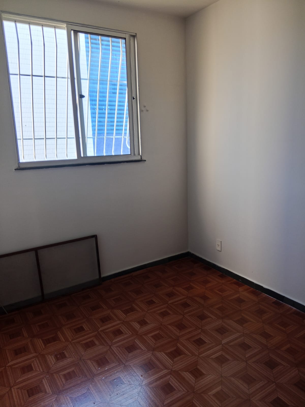 VENDO APARTAMENTO 02 QTOS. COM VAGA, NO CONDOMÍNIO RESIDENCIAL AMETISTA. EM JESUÍTAS. 