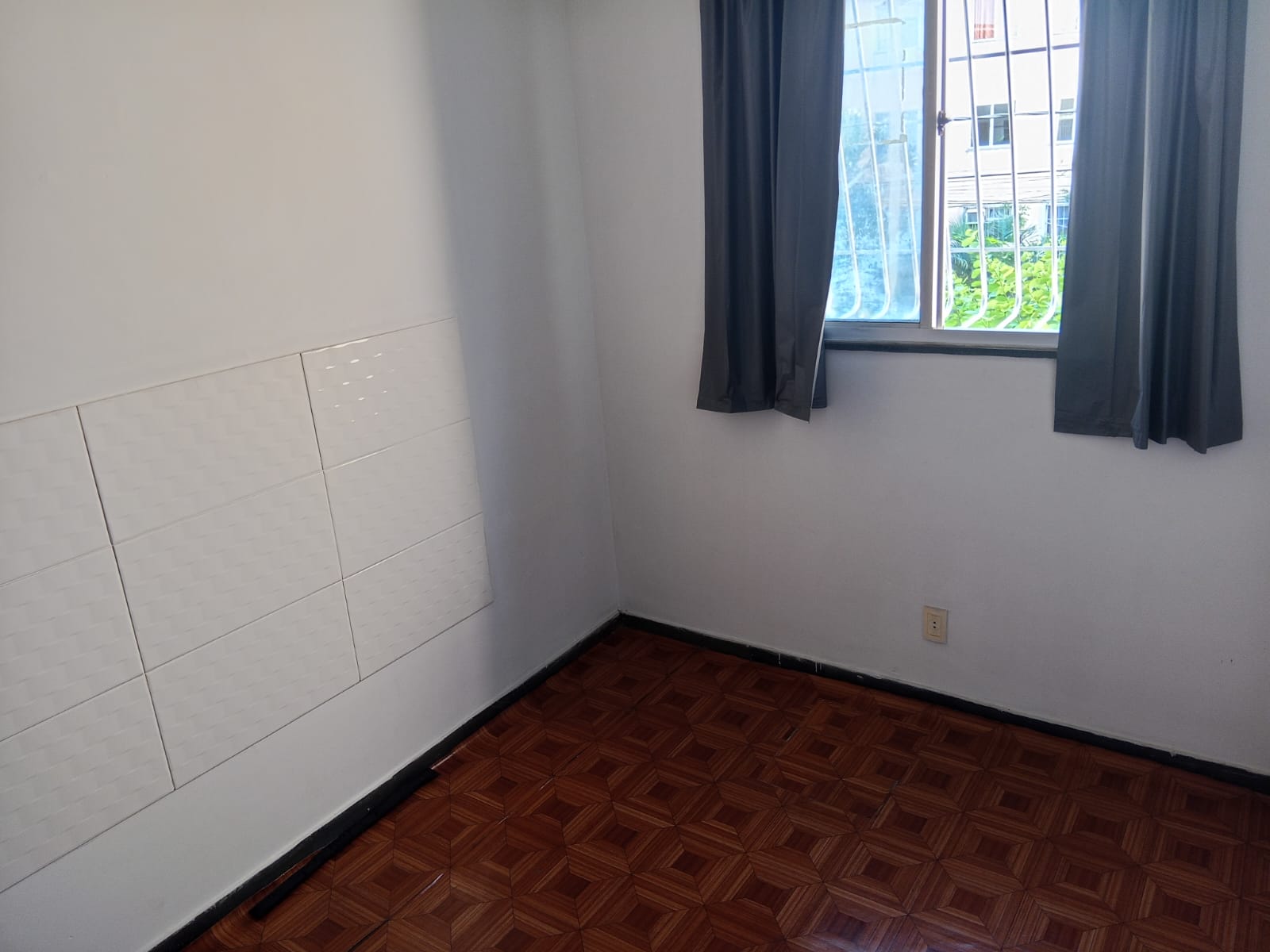 VENDO APARTAMENTO 02 QTOS. COM VAGA, NO CONDOMÍNIO RESIDENCIAL AMETISTA. EM JESUÍTAS. 