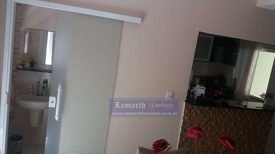 CASA EM CONDOMÍNIO FECHADO - PRAÇA SECA - 3 QTOS. SUÍTE, ÁREA EXTERNA COM CHURRASQUEIRA E GARAGEM.