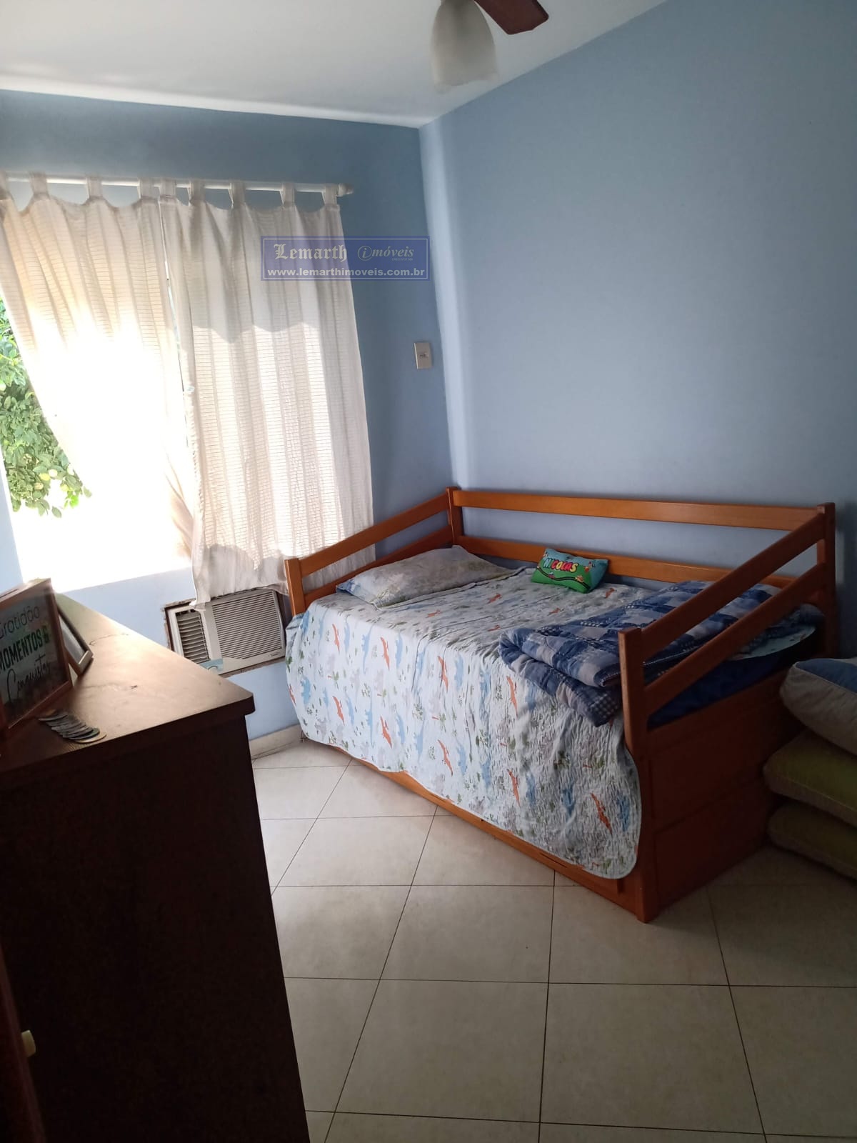 CASA EM CONDOMÍNIO FECHADO - PRAÇA SECA - 3 QTOS. SUÍTE, ÁREA EXTERNA COM CHURRASQUEIRA E GARAGEM.