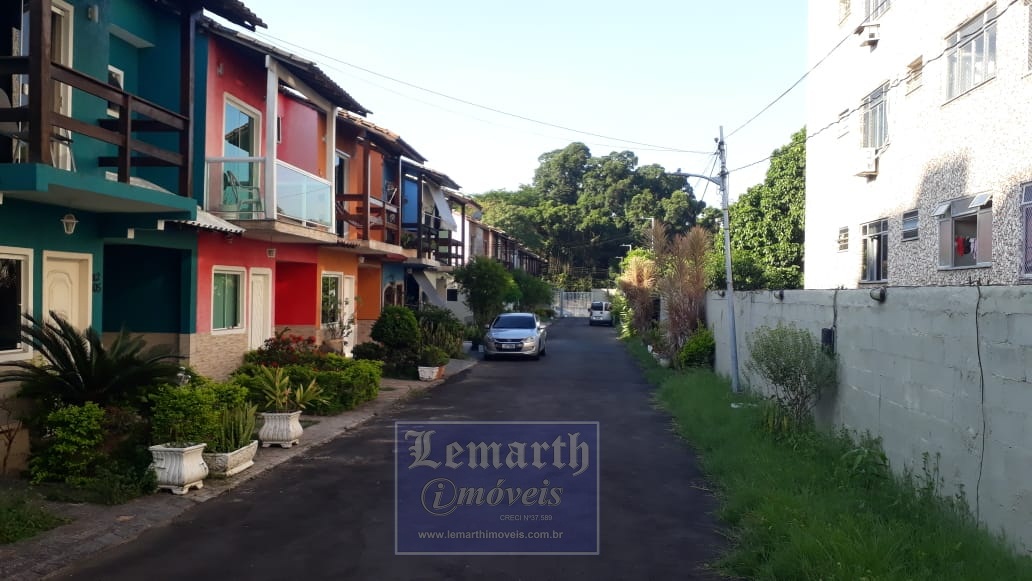 CASA EM CONDOMÍNIO FECHADO - PRAÇA SECA - 3 QTOS. SUÍTE, ÁREA EXTERNA COM CHURRASQUEIRA E GARAGEM.