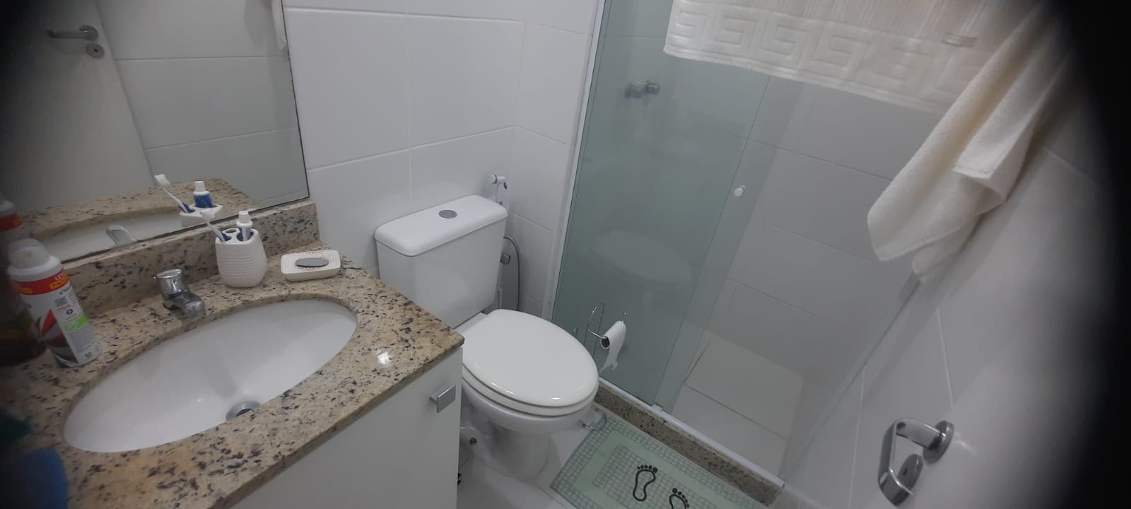 Alugo Apartamento na Praça Seca -  Totalmente Mobiliado - Lindo de 2Qtos. Suíte, Armários em todos os ambientes, 1 vaga de garagem  - R$1.700,00