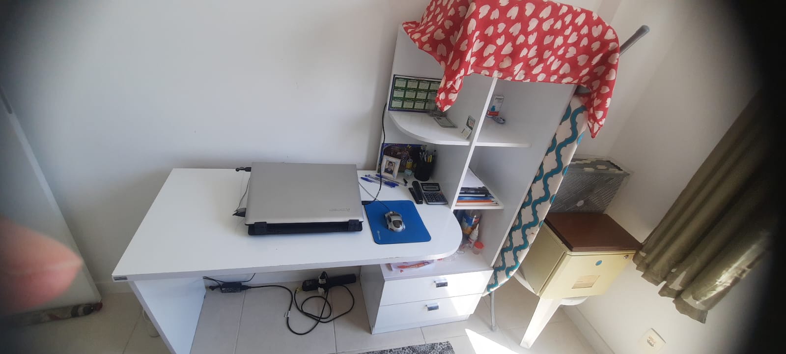 Alugo Apartamento na Praça Seca -  Totalmente Mobiliado - Lindo de 2Qtos. Suíte, Armários em todos os ambientes, 1 vaga de garagem  - R$1.700,00