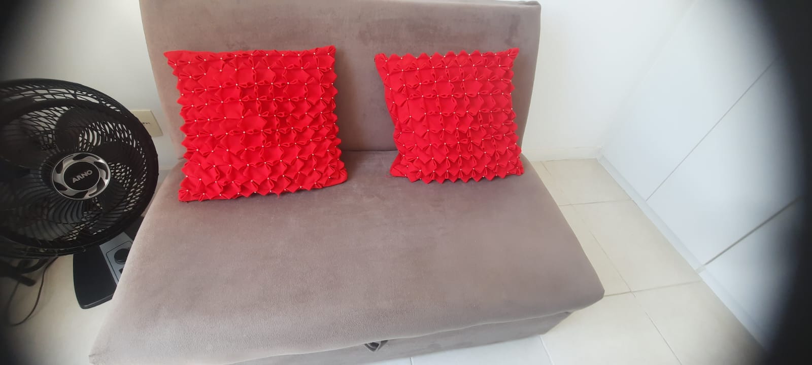 Alugo Apartamento na Praça Seca -  Totalmente Mobiliado - Lindo de 2Qtos. Suíte, Armários em todos os ambientes, 1 vaga de garagem  - R$1.700,00