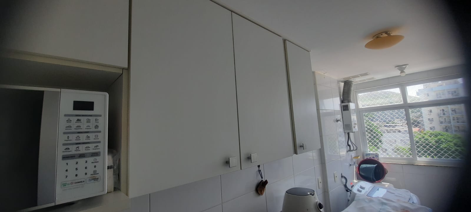 Alugo Apartamento na Praça Seca -  Totalmente Mobiliado - Lindo de 2Qtos. Suíte, Armários em todos os ambientes, 1 vaga de garagem  - R$1.700,00