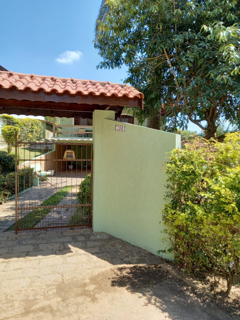 Casa em condomínio fechado com piscina e 4 vagas em Itupeva - SP
