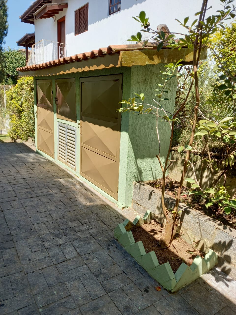 Casa em condomínio fechado com piscina e 4 vagas em Itupeva - SP