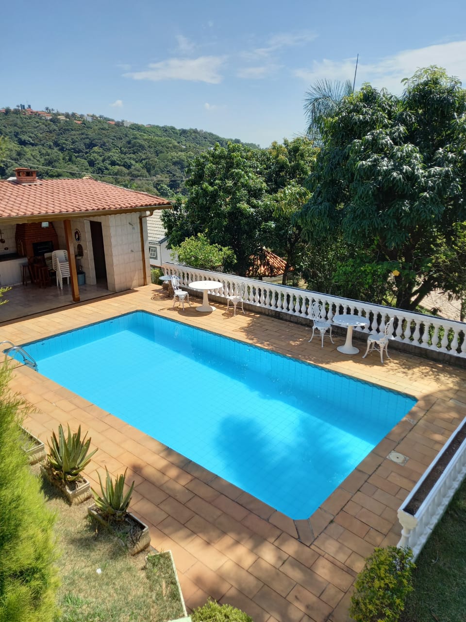 Casa em condomínio fechado com piscina e 4 vagas em Itupeva - SP