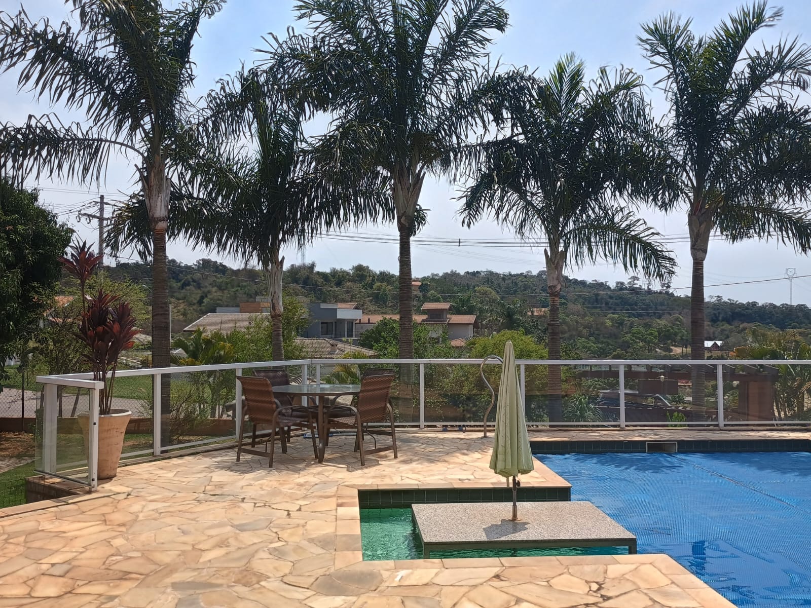 Sobrado 3 dormitórios e Piscina a Venda no Condomínio Horizonte Azul 2